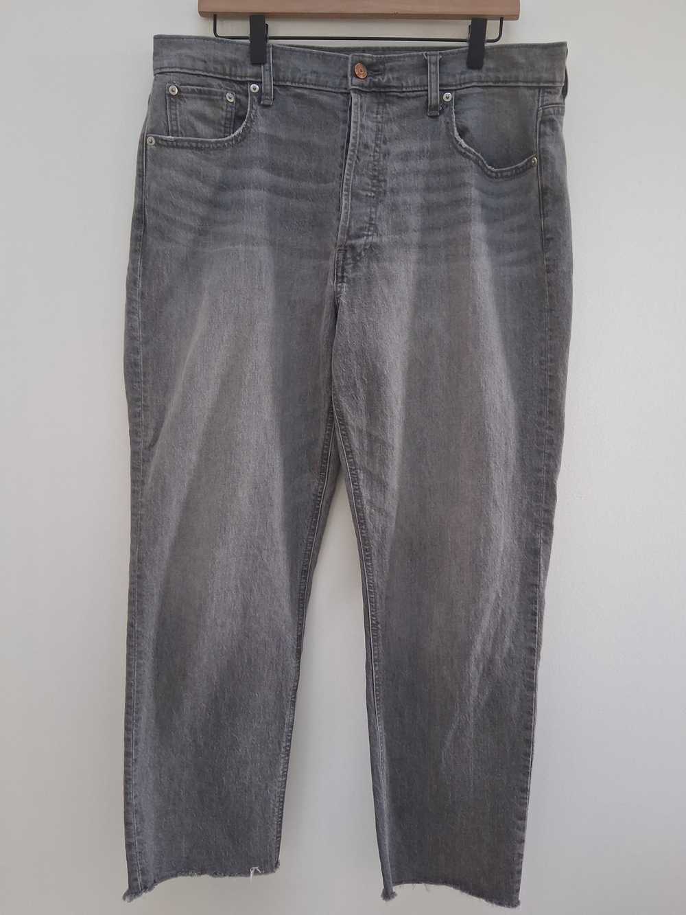 GAP Women's Cheeky Straight-Leg High Rise Jeans Gray Size 16 Button-Fly Raw Hem